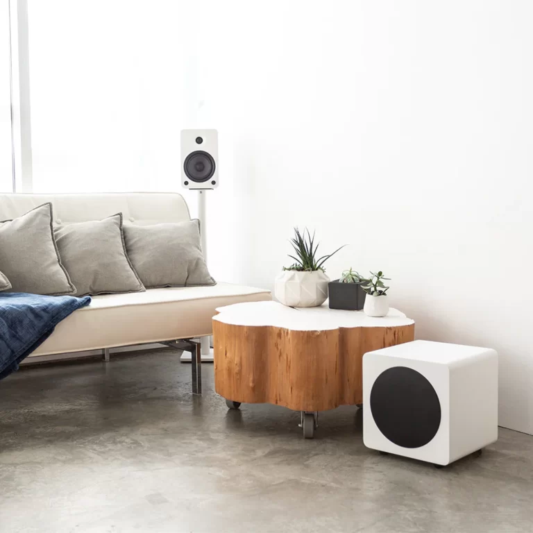 Kanto SUB8 300W 8" Sealed Powered Subwoofer Matte White KO-SUB8VMW-I