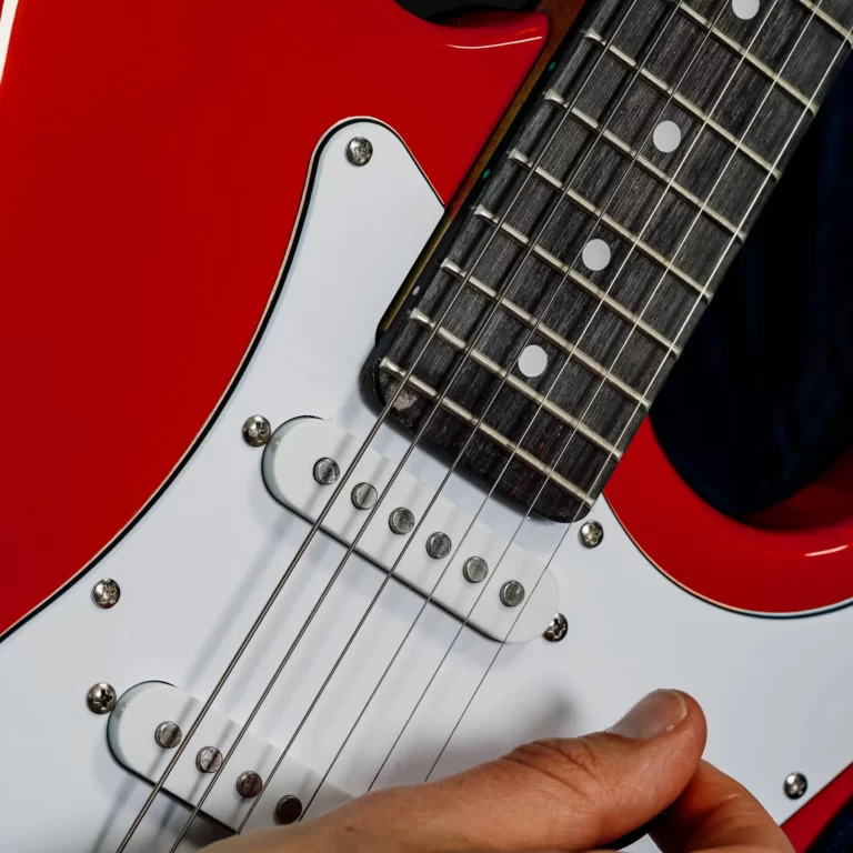 3rd Avenue Electric Guitar Pack - Red NM-XF203ARDPK