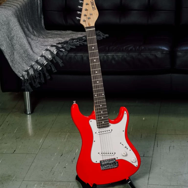 3rd Avenue 3/4 Size Electric Guitar - Red NM-XF203CRDPK